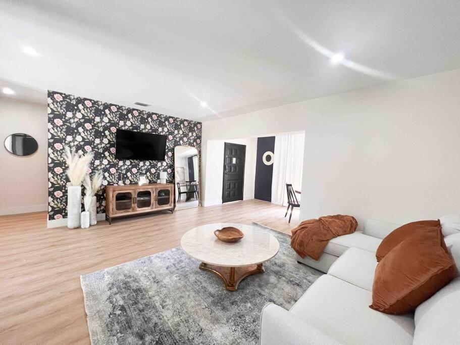 New Miami Home, Pool Near Airport And Beaches, King Bed Exteriör bild
